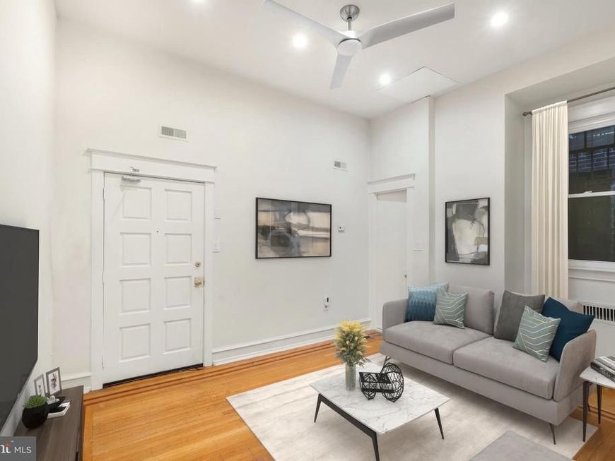 1825 S Broad Street, Unit 1, Philadelphia, PA 19148 Main Photo