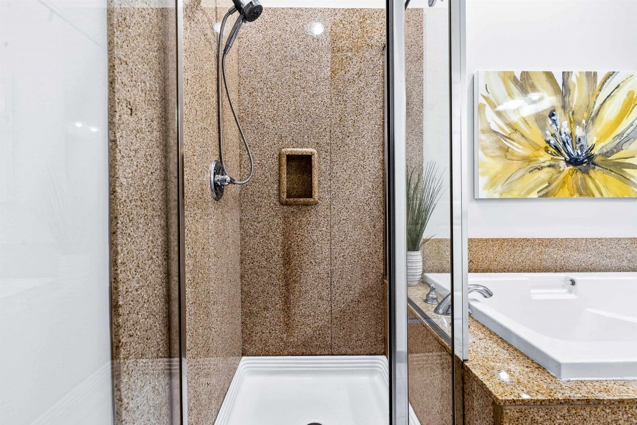 14300 Ocean Highway Photo 23