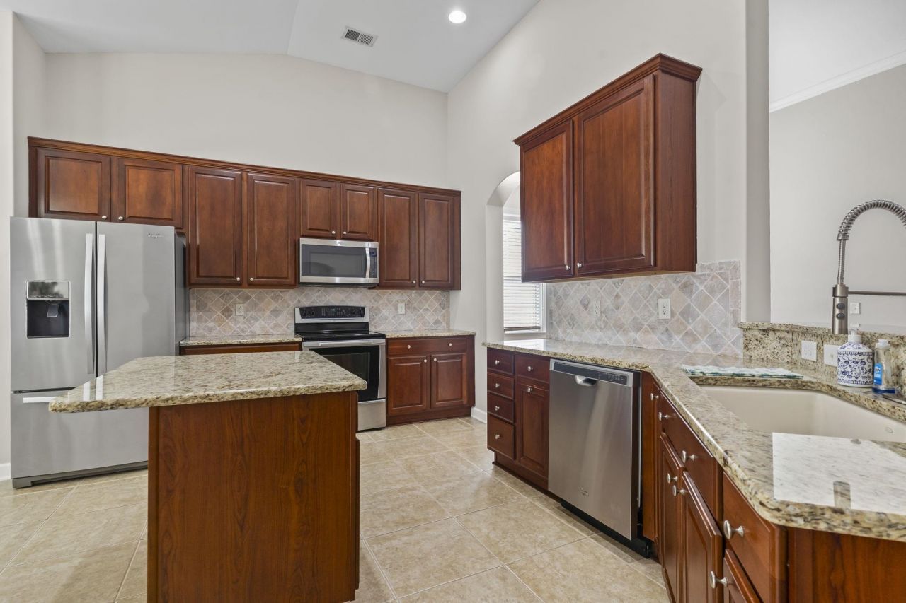 712 Tilly Pine Dr. Photo 24