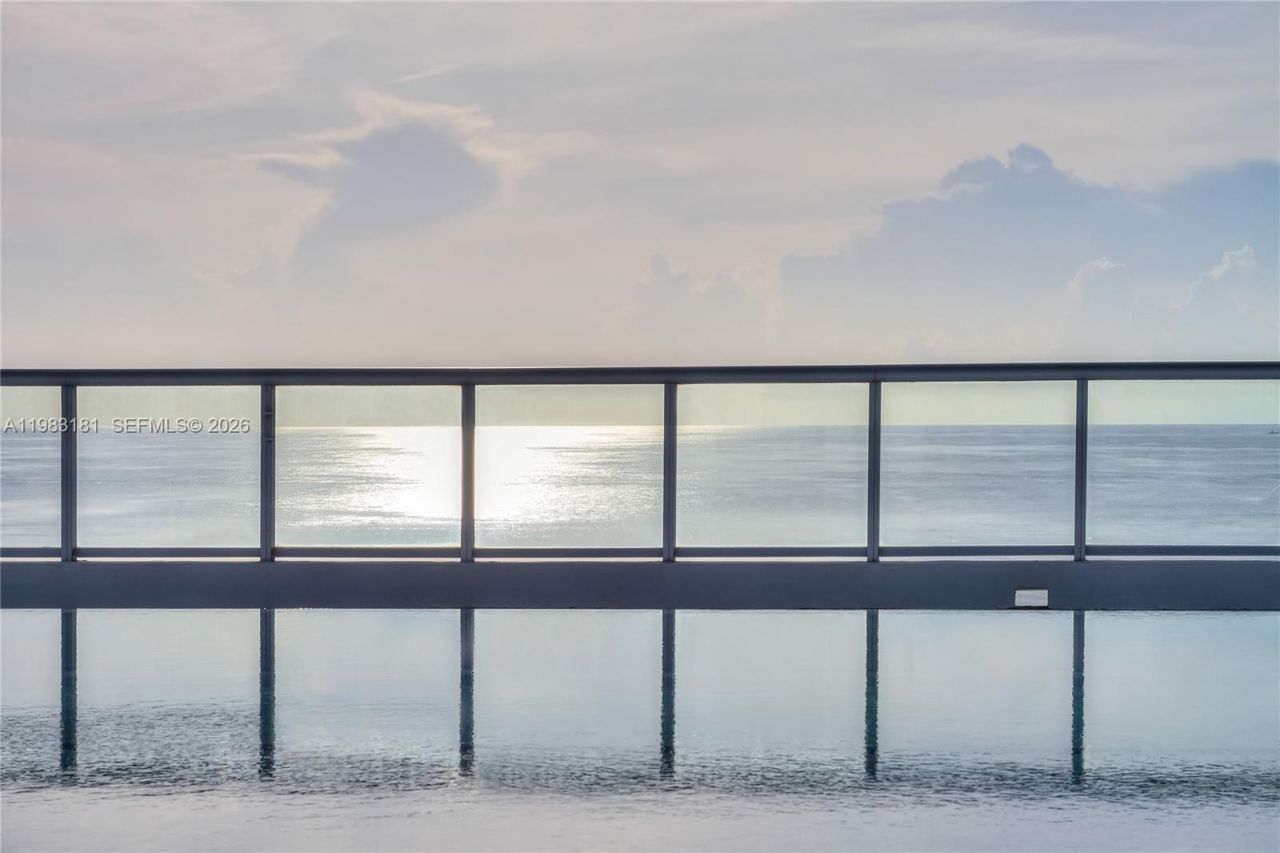 6801 Collins Ave #610 Door, Unit 612, Miami Beach, FL 33141 Photo