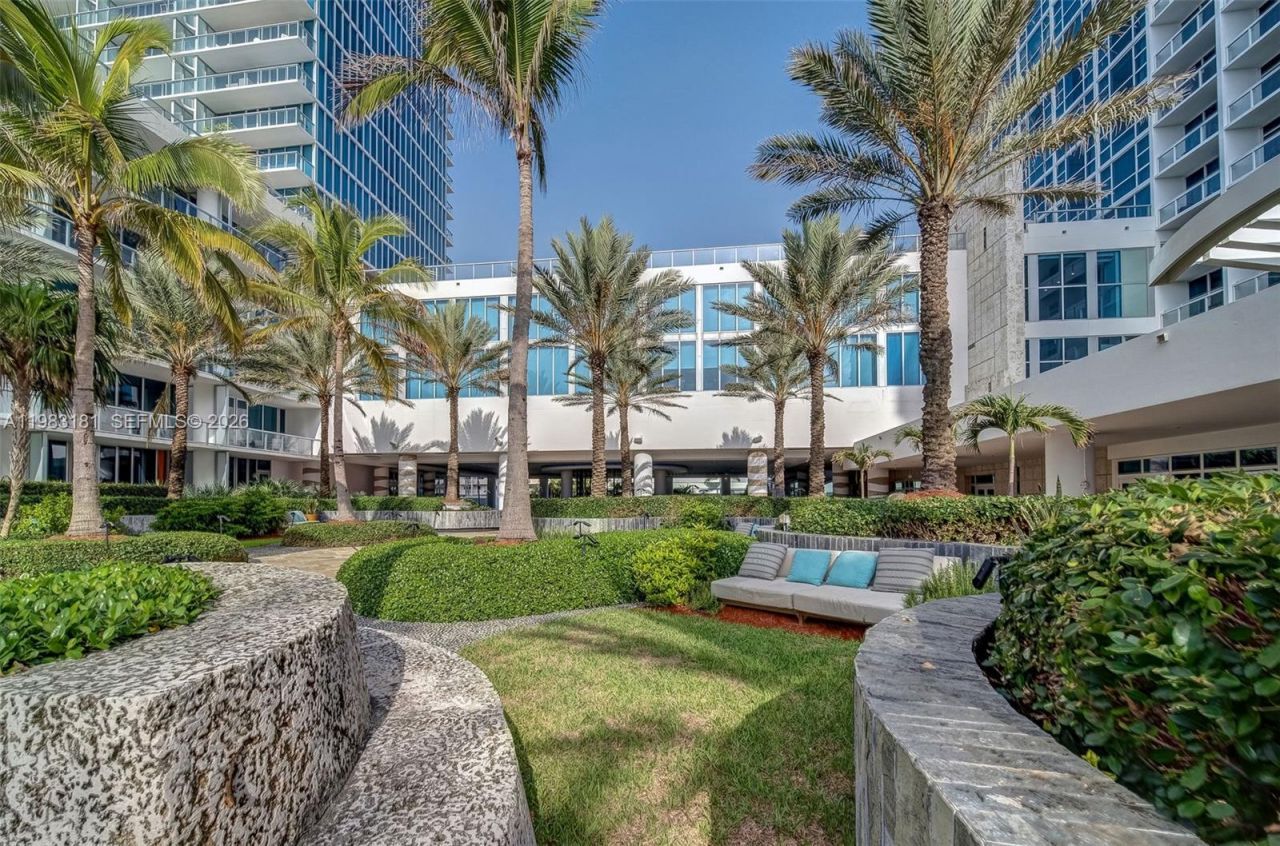 6801 Collins Ave #610 Door, Unit 612, Miami Beach, FL 33141 Photo