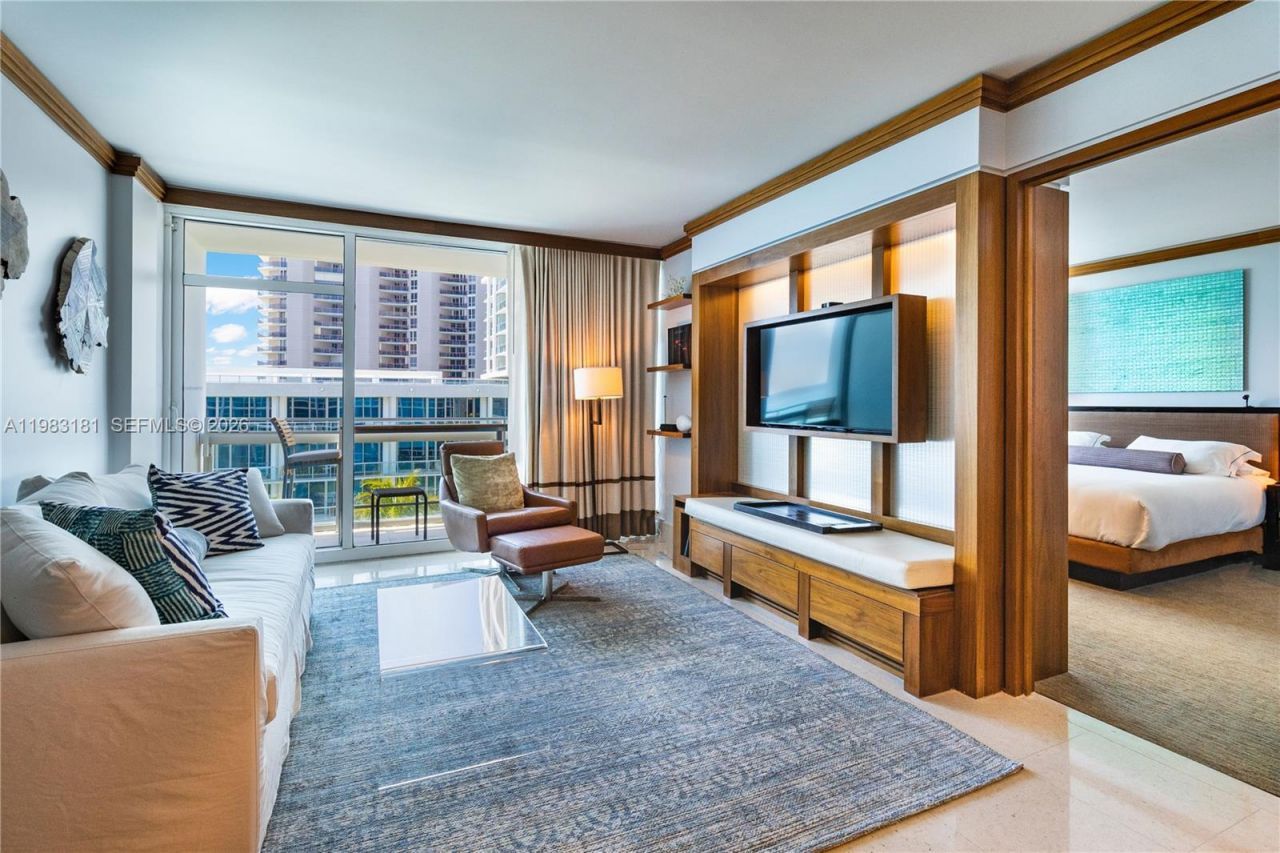 6801 Collins Ave #610 Door, Unit 612, Miami Beach, FL 33141 Photo