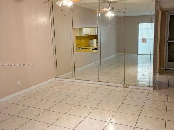 410 SE 2nd St, Unit 102, Hallandale Beach, FL 33009
