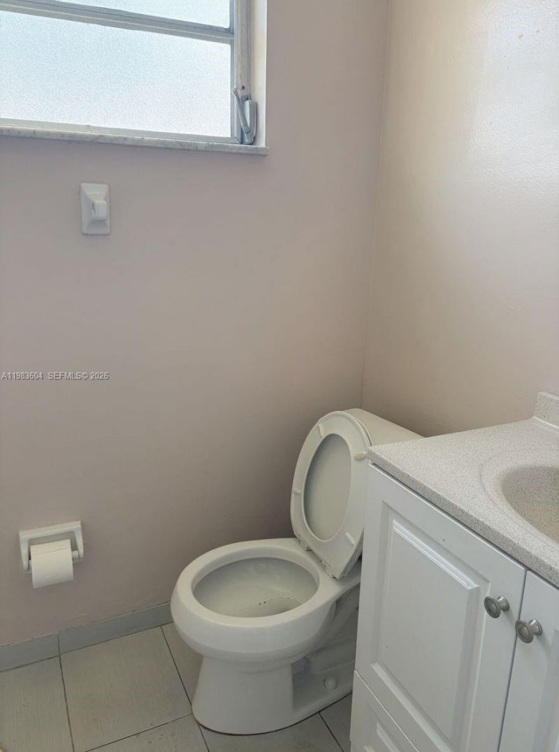 410 SE 2nd St, Unit 102, Hallandale Beach, FL 33009 Photo
