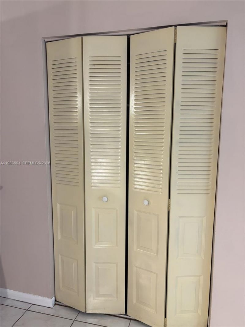 410 SE 2nd St , Unit 102, Hallandale Beach, FL 33009 Photo