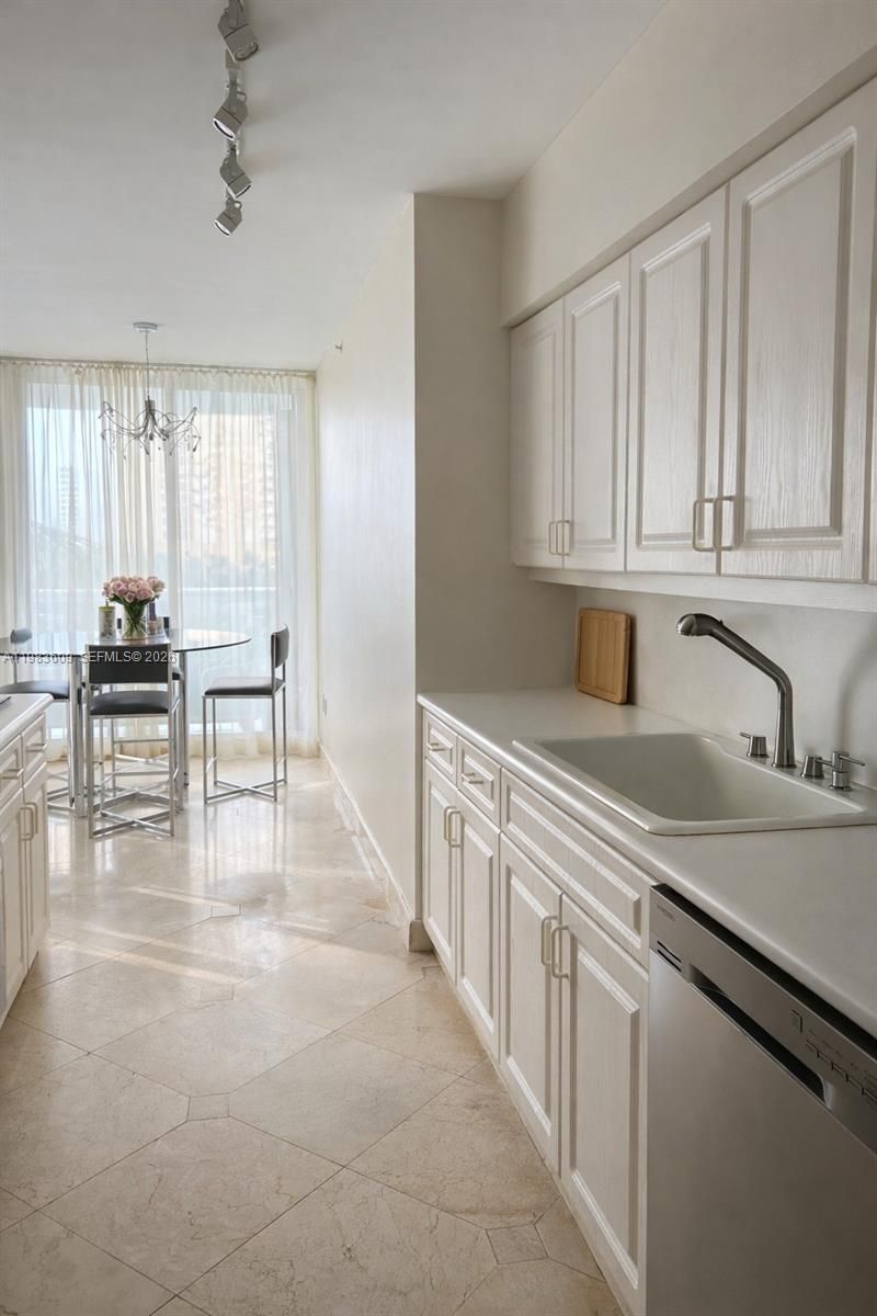 16400 Collins Ave, Unit 442, Sunny Isles Beach, FL 33160 Photo