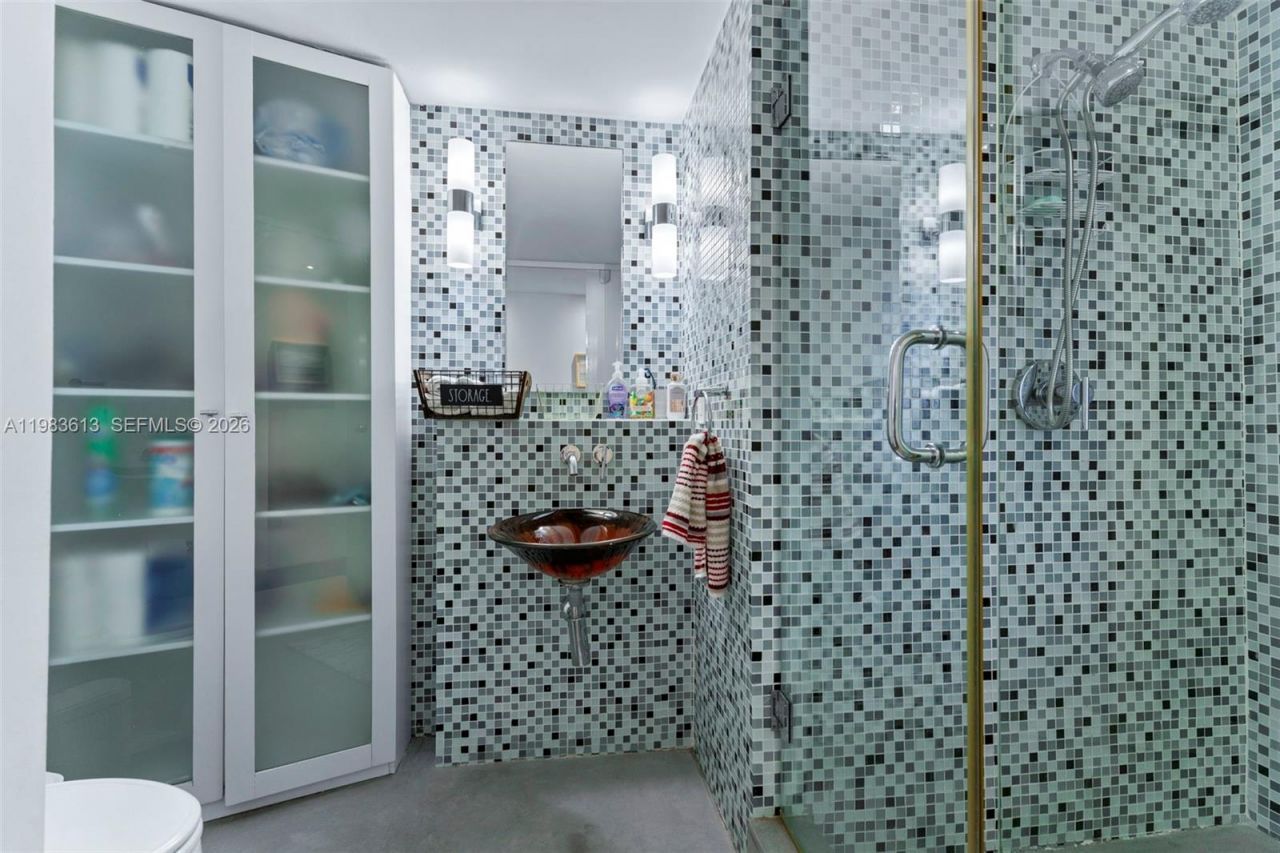 2500 Parkview Dr, Unit 2319, Hallandale Beach, FL 33009 Photo