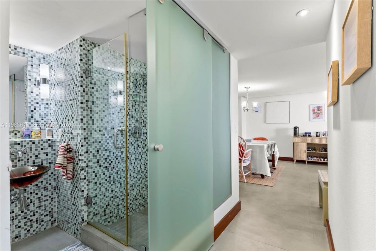 2500 Parkview Dr, Unit 2319, Hallandale Beach, FL 33009 Photo