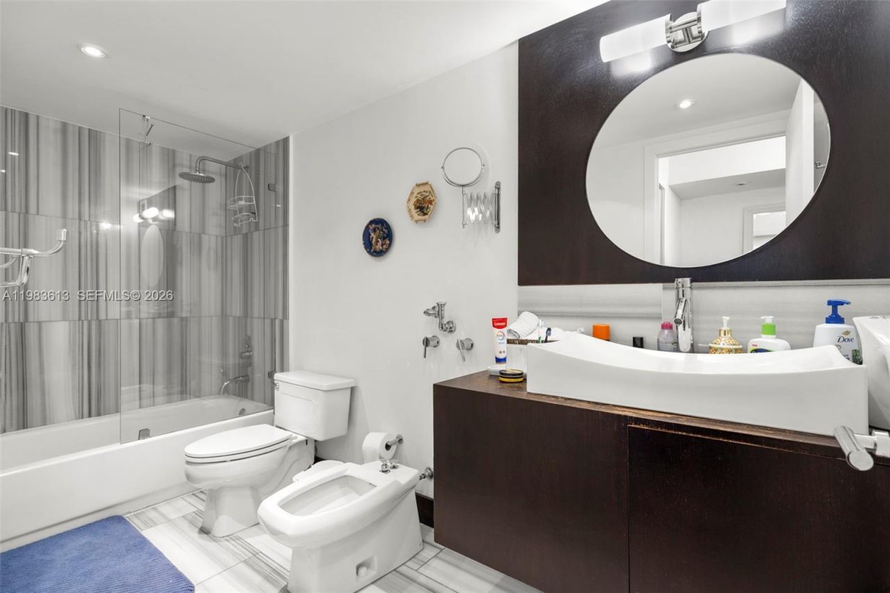 2500 Parkview Dr, Unit 2319, Hallandale Beach, FL 33009 Photo