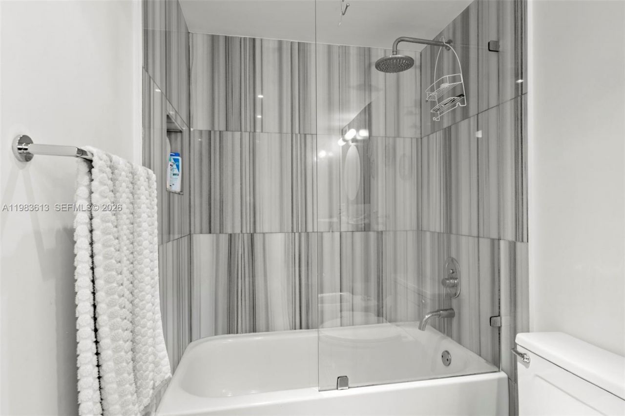 2500 Parkview Dr, Unit 2319, Hallandale Beach, FL 33009 Photo