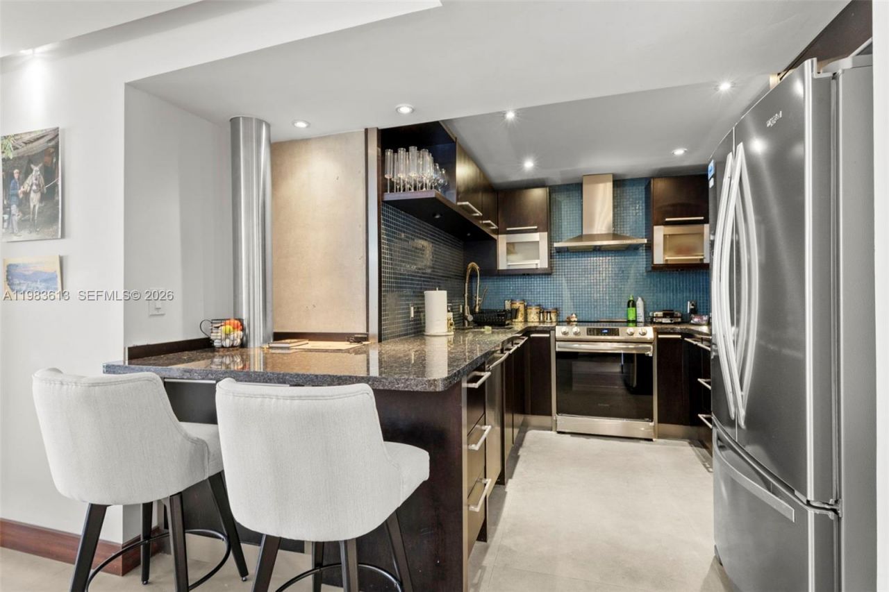 2500 Parkview Dr, Unit 2319, Hallandale Beach, FL 33009 Photo