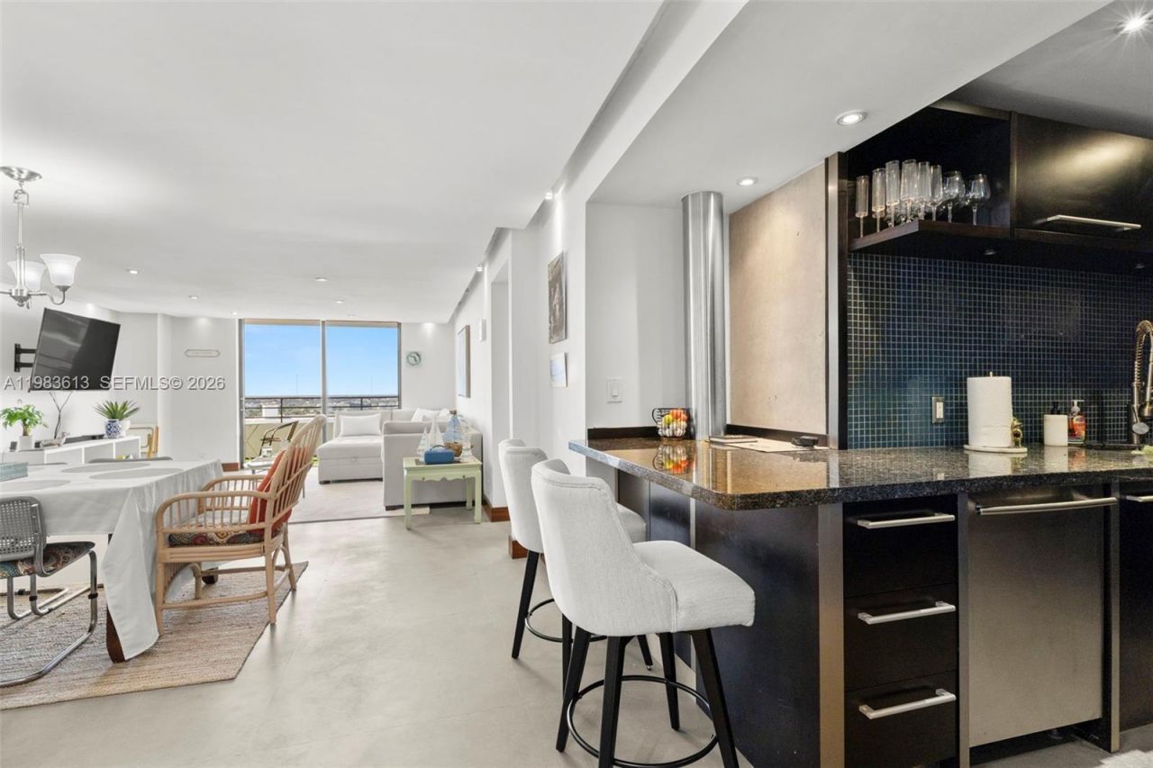 2500 Parkview Dr, Unit 2319, Hallandale Beach, FL 33009 Photo