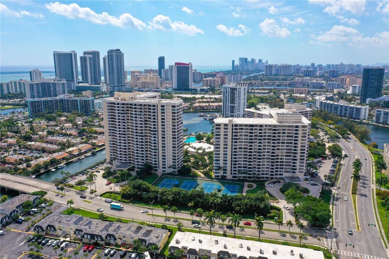 2500 Parkview Dr, Unit 2319, Hallandale Beach, FL 33009 Photo