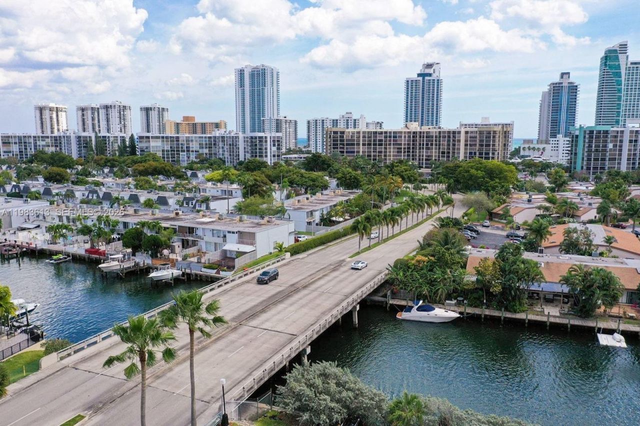 2500 Parkview Dr, Unit 2319, Hallandale Beach, FL 33009 Photo