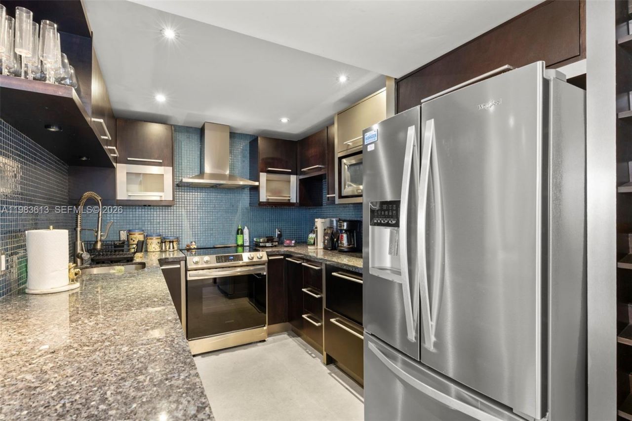 2500 Parkview Dr, Unit 2319, Hallandale Beach, FL 33009 Photo