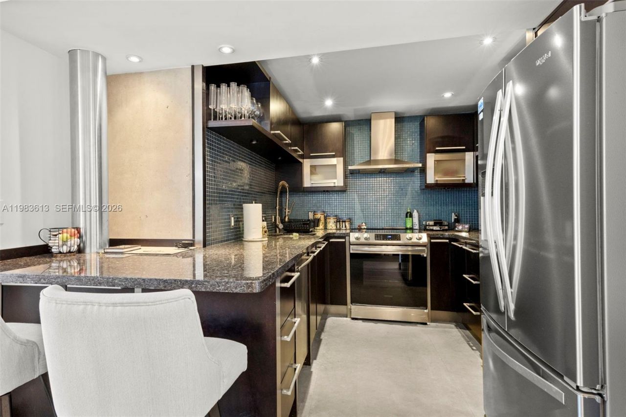 2500 Parkview Dr, Unit 2319, Hallandale Beach, FL 33009 Photo