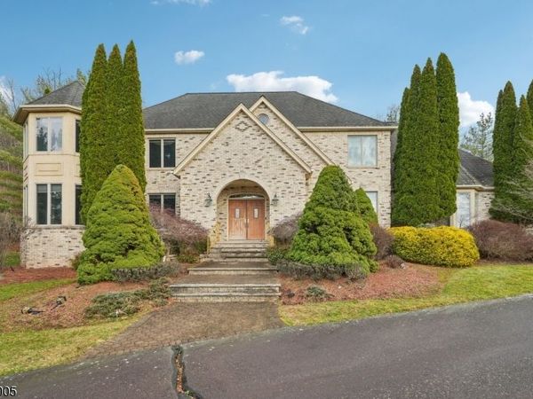 111 Chopin Dr, Wayne, NJ 07470