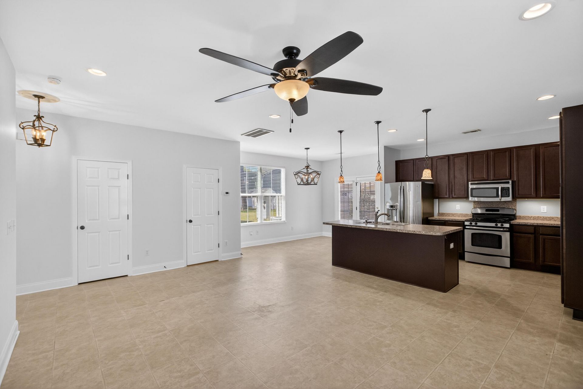 322 Weeping Willow Way Photo 4