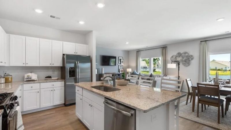 586 Runaway Train Dr Photo 10