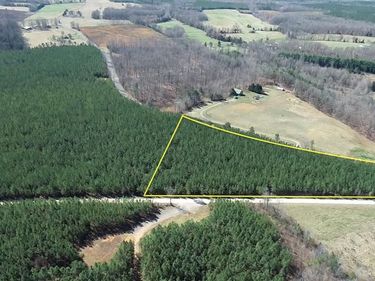 3B MAPLE BRIDGE RD , DILLWYN, VA 23936