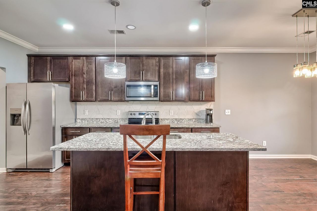 1549 Brentwood Drive Photo 4