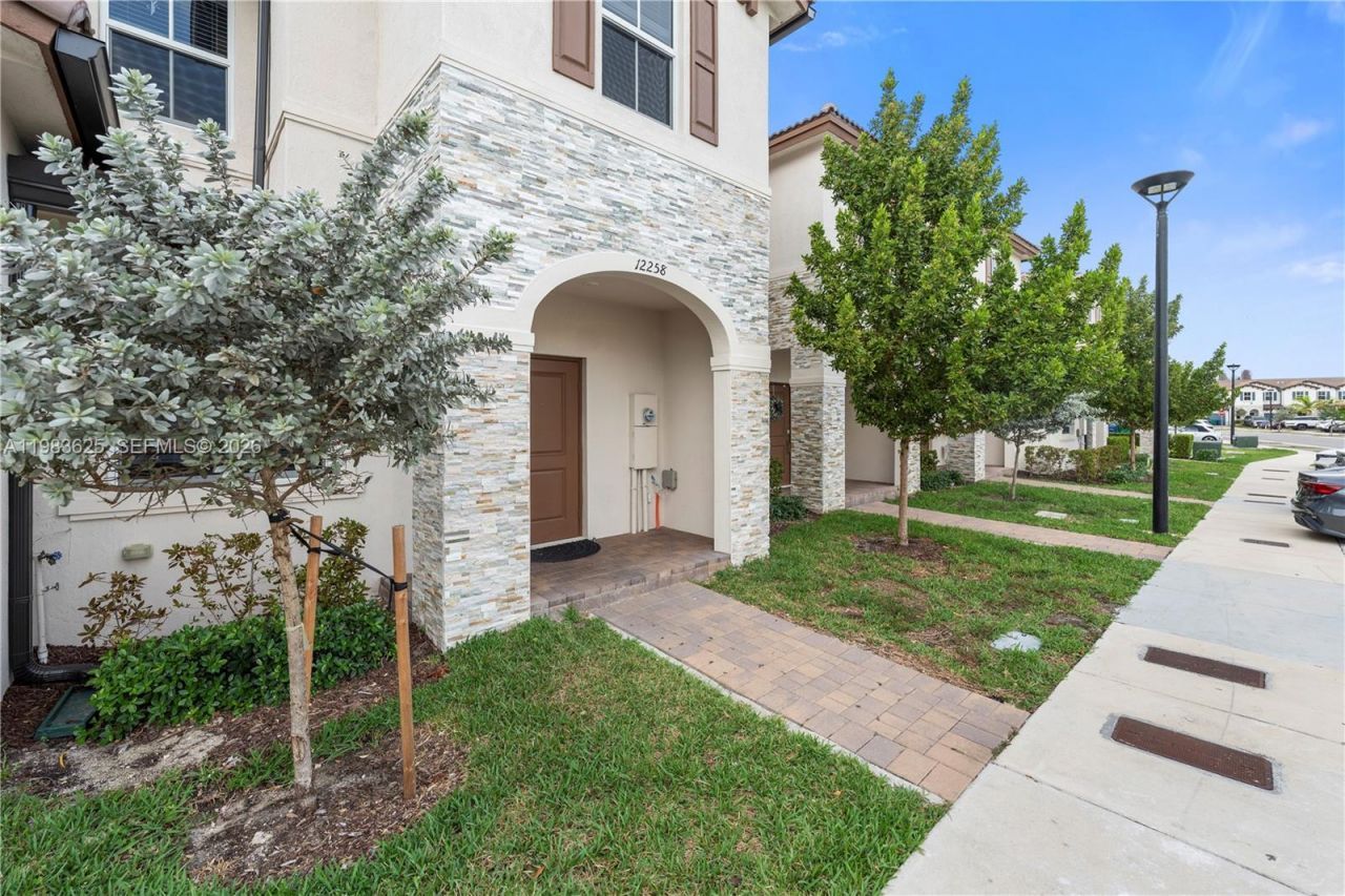 12258 NW 24th Pl, Miami, FL 33167 Photo