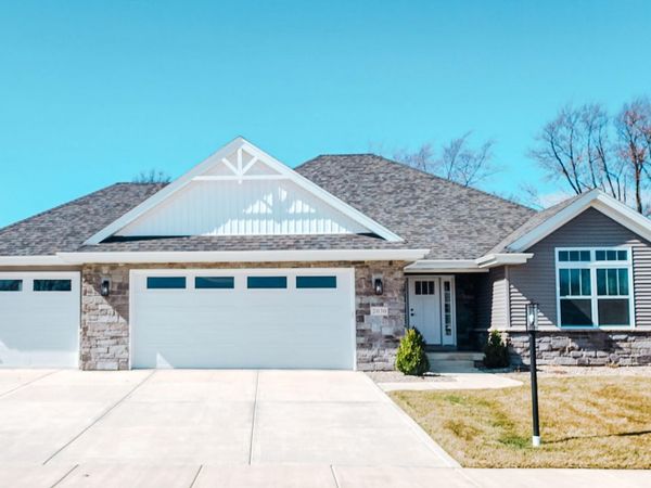 2030 Peace Parkway Court, Schererville, IN 46375