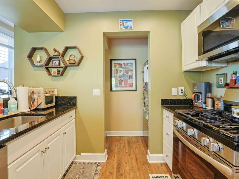 982 Hatch Street, Cincinnati, OH 45208 Photo 11