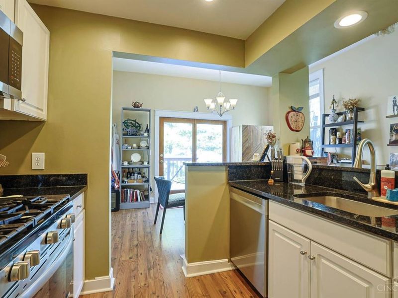 982 Hatch Street, Cincinnati, OH 45208 Photo 13