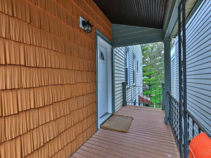 982 Hatch Street, Cincinnati, OH 45208 Photo 3