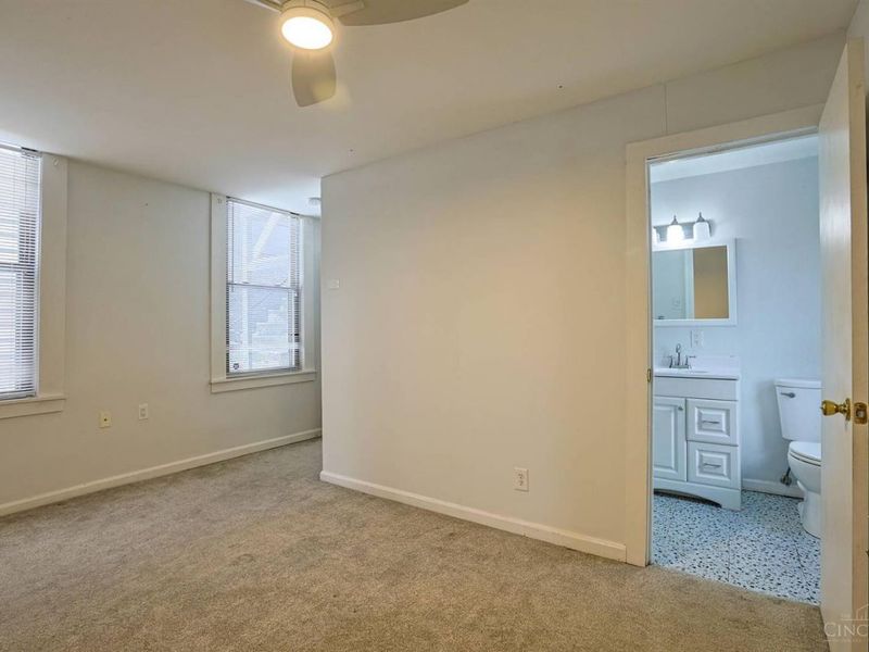 982 Hatch Street, Cincinnati, OH 45208 Photo 41