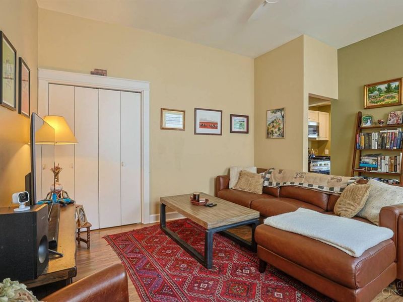 982 Hatch Street, Cincinnati, OH 45208 Photo 6