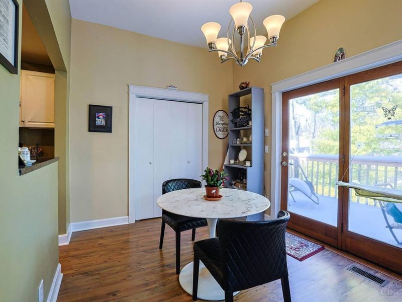 982 Hatch Street, Cincinnati, OH 45208 Photo 8