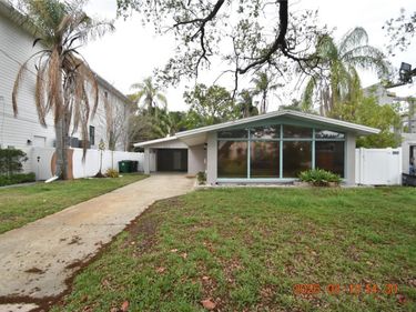 528 SUWANEE CIRCLE, TAMPA, FL 33606