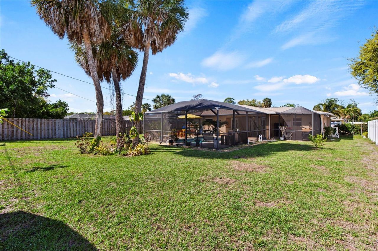 6111 Dartmouth Drive , Bradenton, FL 34207 Photo