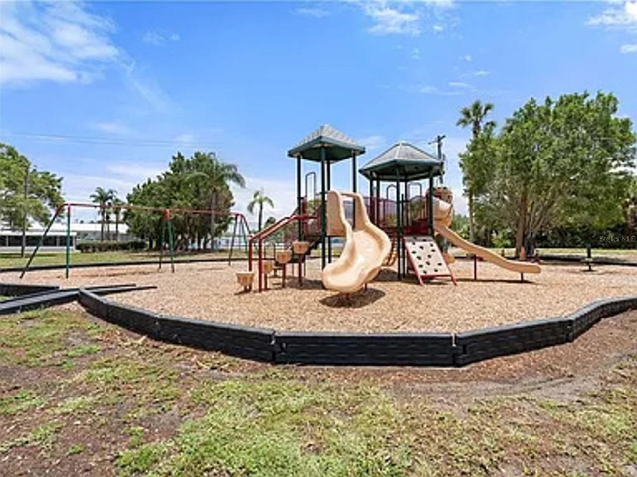 6111 Dartmouth Drive , Bradenton, FL 34207 Photo