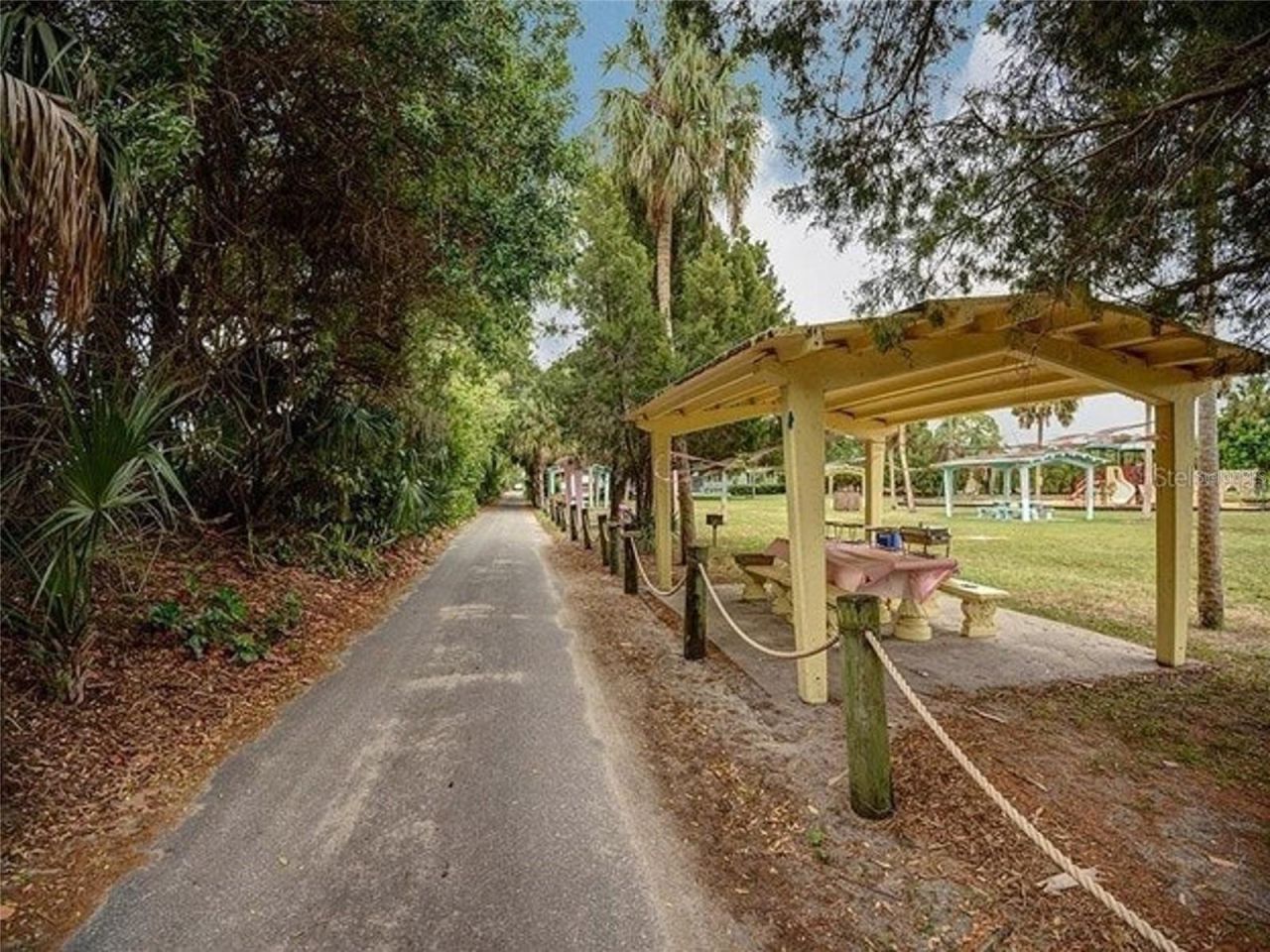 6111 Dartmouth Drive , Bradenton, FL 34207 Photo