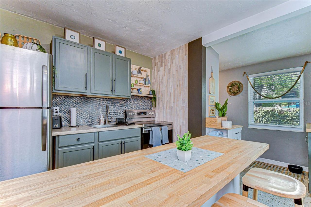 1611 28th Street S, Saint Petersburg, FL 33712 Photo