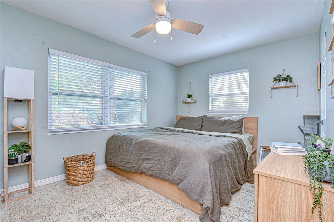 1611 28th Street S, Saint Petersburg, FL 33712 Photo