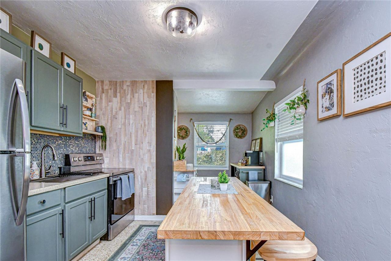 1611 28th Street S, Saint Petersburg, FL 33712 Photo