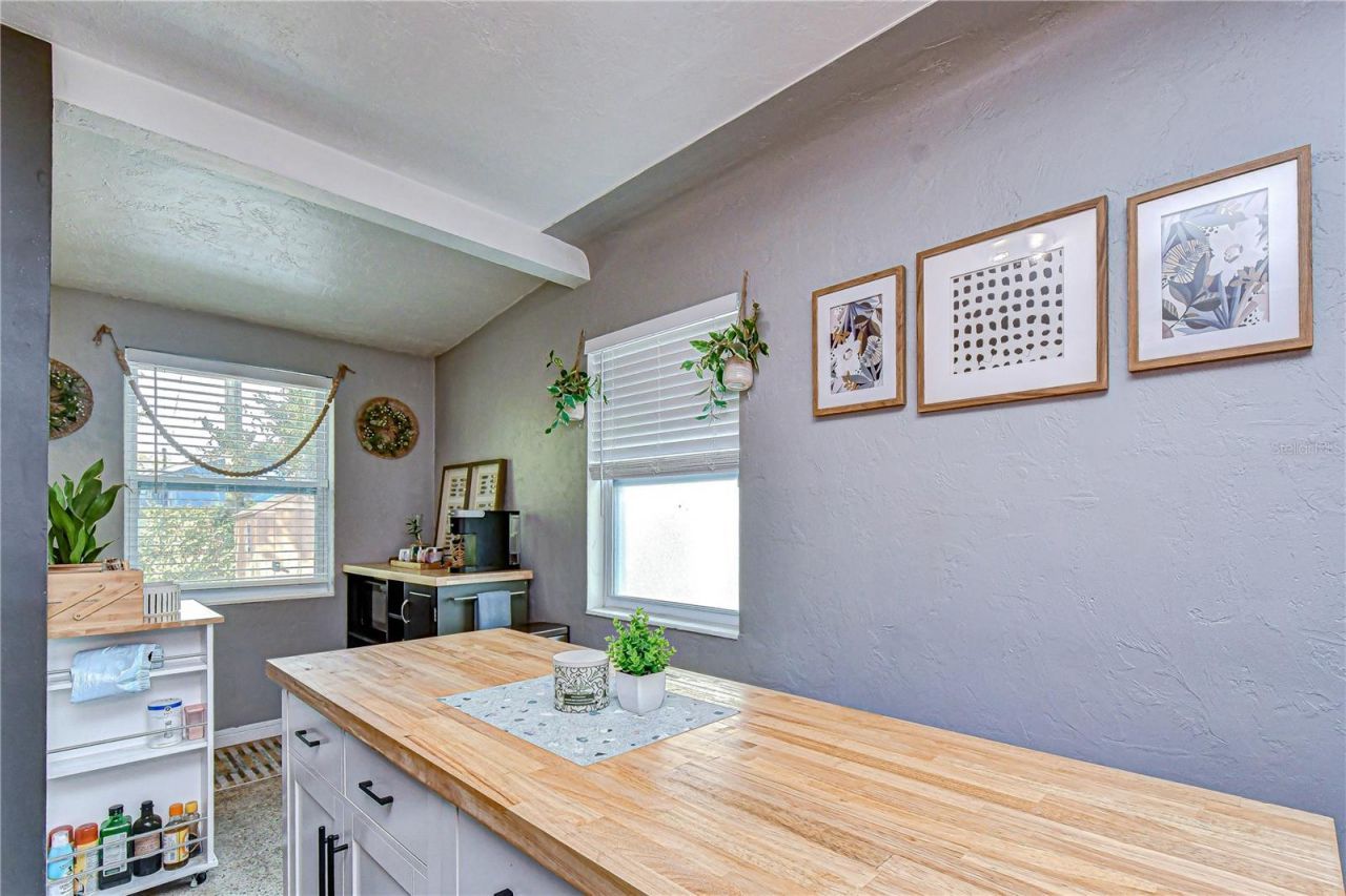 1611 28th Street S, Saint Petersburg, FL 33712 Photo