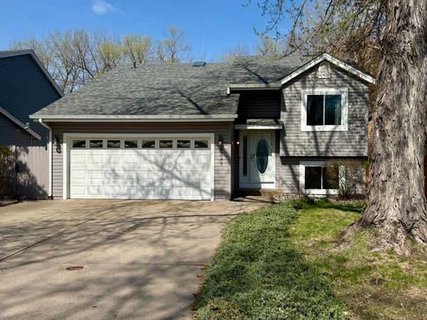 5545 Knoll Drive, Shoreview, MN 55126