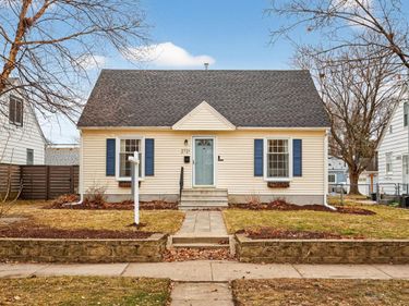 2721 Xerxes Avenue N, Robbinsdale, MN 55422