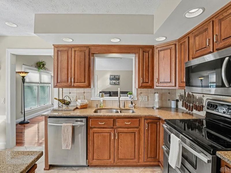 885 Chelsea Lane, Tipp City, OH 45371 Photo 6