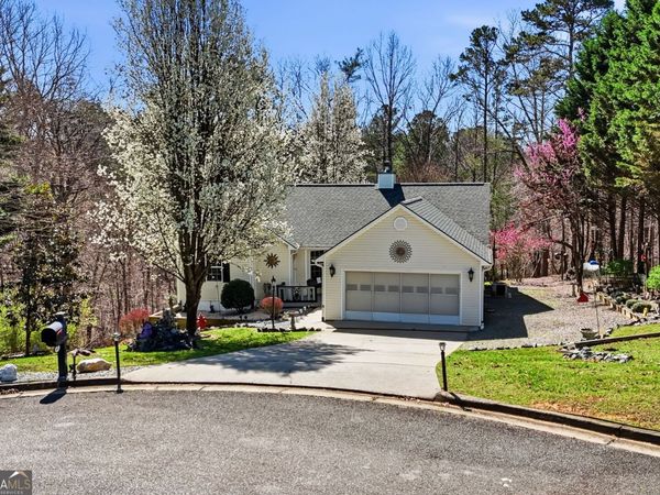 64 Pin Oak Lane, Ellijay, GA 30540