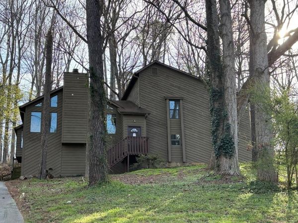 136 Creekview Drive , Woodstock, GA 30188