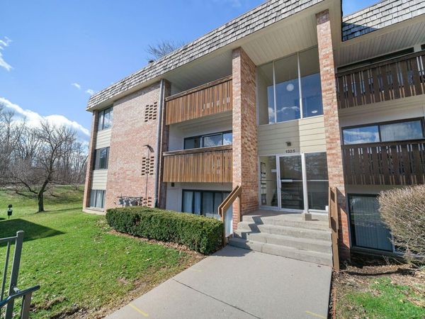 1325 S Maple Road, Unit 201, Ann Arbor, MI 48103
