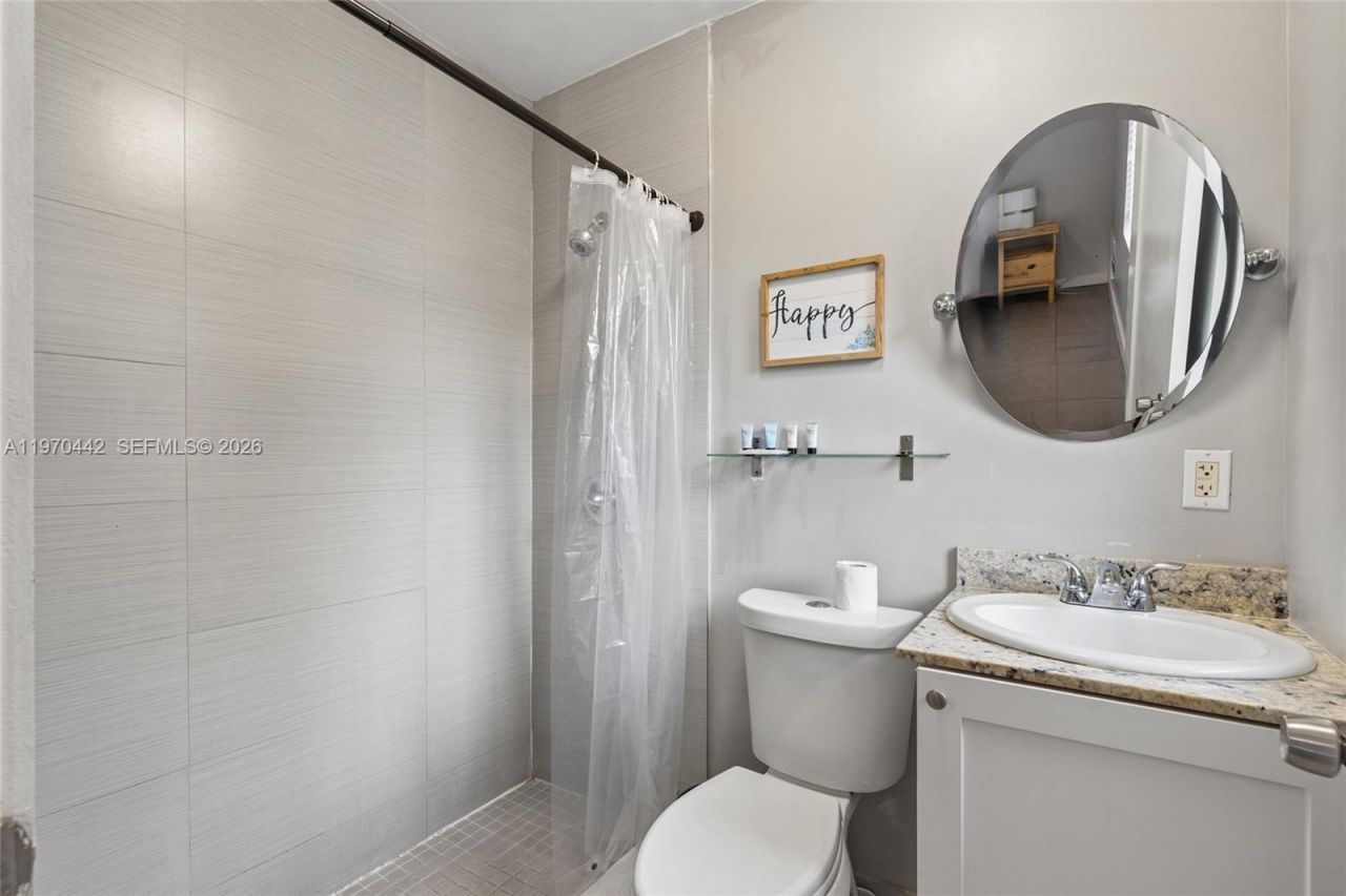 435 NE 69th St, Miami, FL 33138 Photo