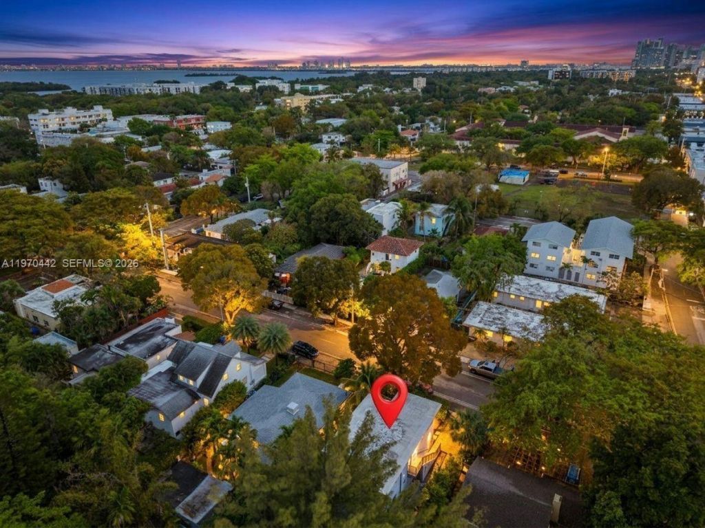 435 NE 69th St, Miami, FL 33138 Photo