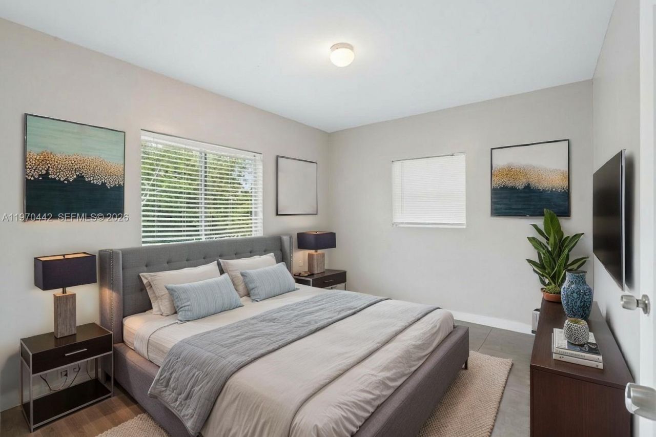 435 NE 69th St, Miami, FL 33138 Photo